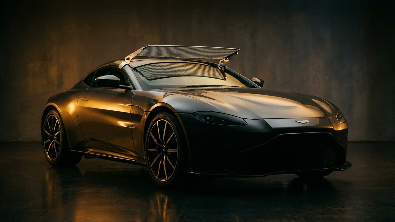 Aston Martin V12 Vantage Car Windscreen Sunvisor - 1