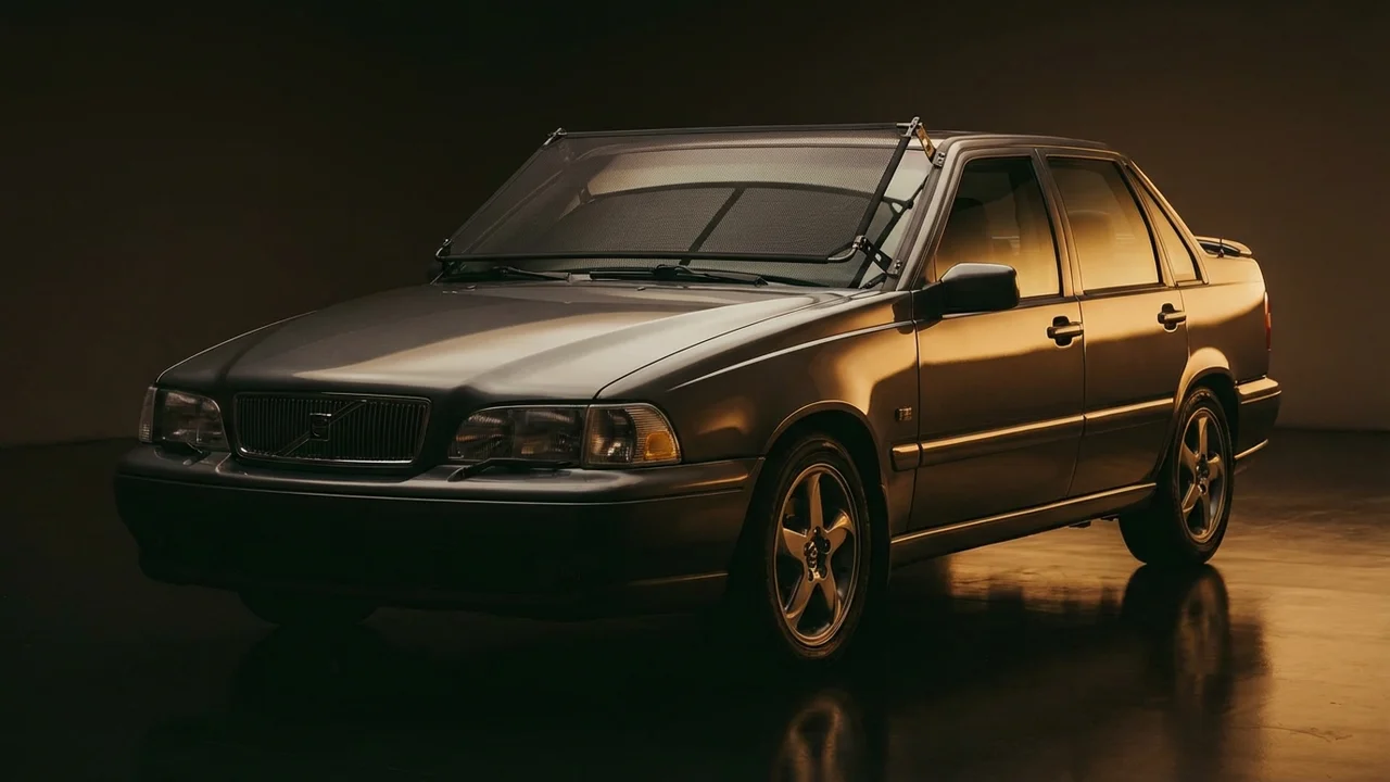 Volvo S70 Car Windscreen Sunvisor - 1